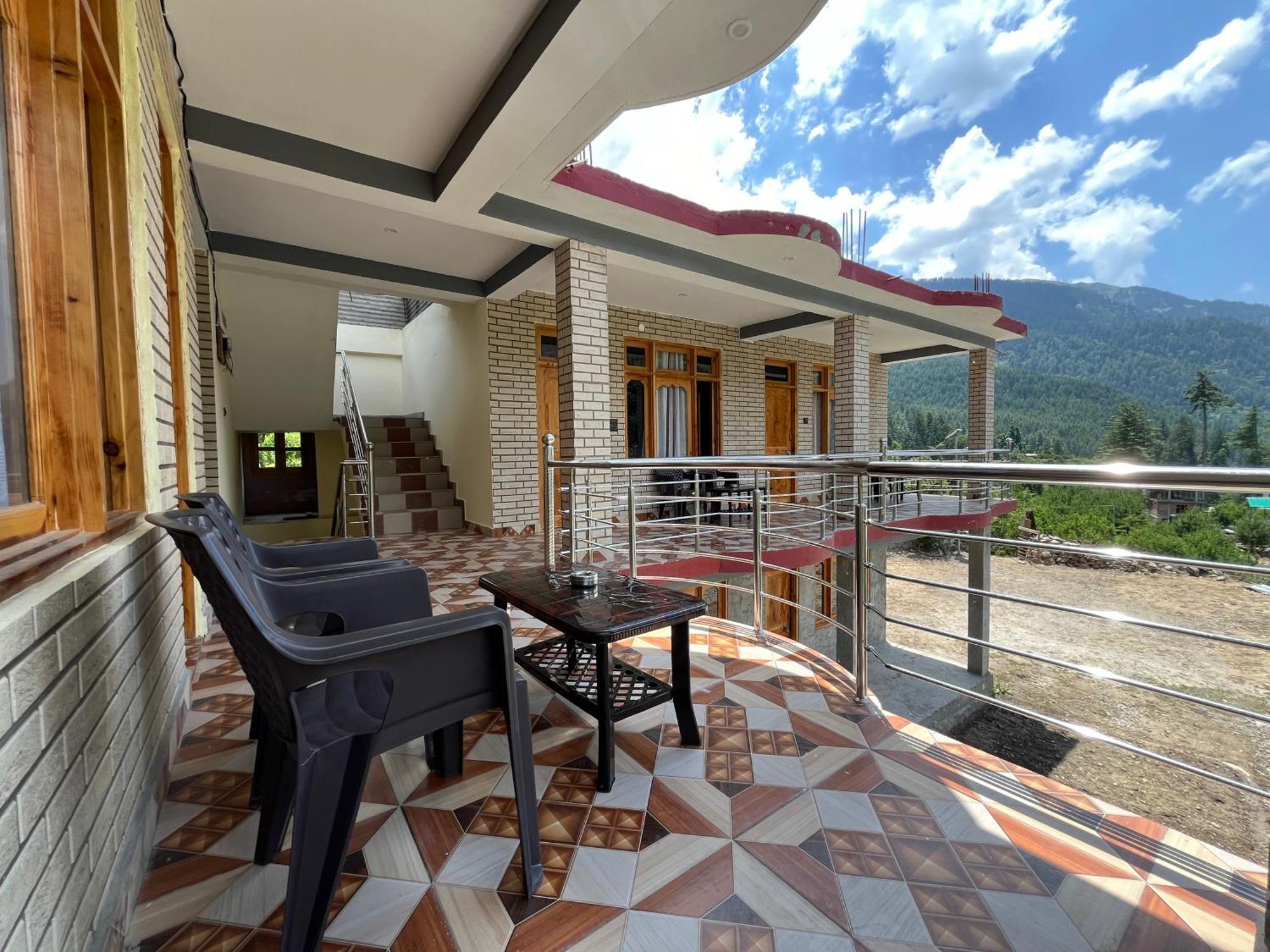 Golden Luck Mann Cafe Hotel Kalgha Exterior photo