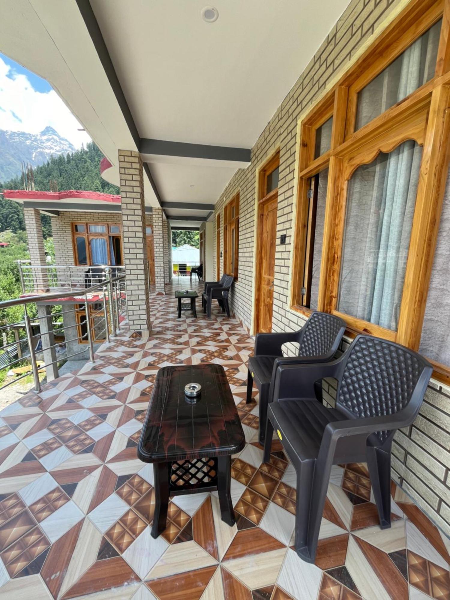 Golden Luck Mann Cafe Hotel Kalgha Exterior photo